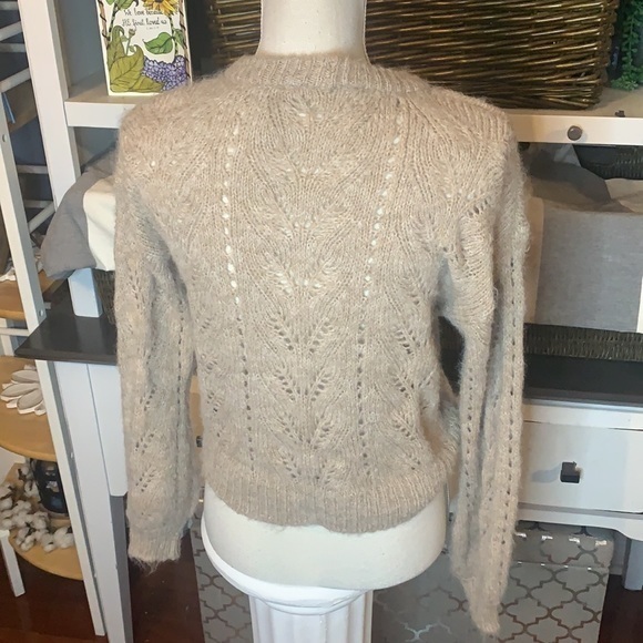 American Eagle‎ Tan Cropped Fit Sweater Size Medium - Picture 5 of 8
